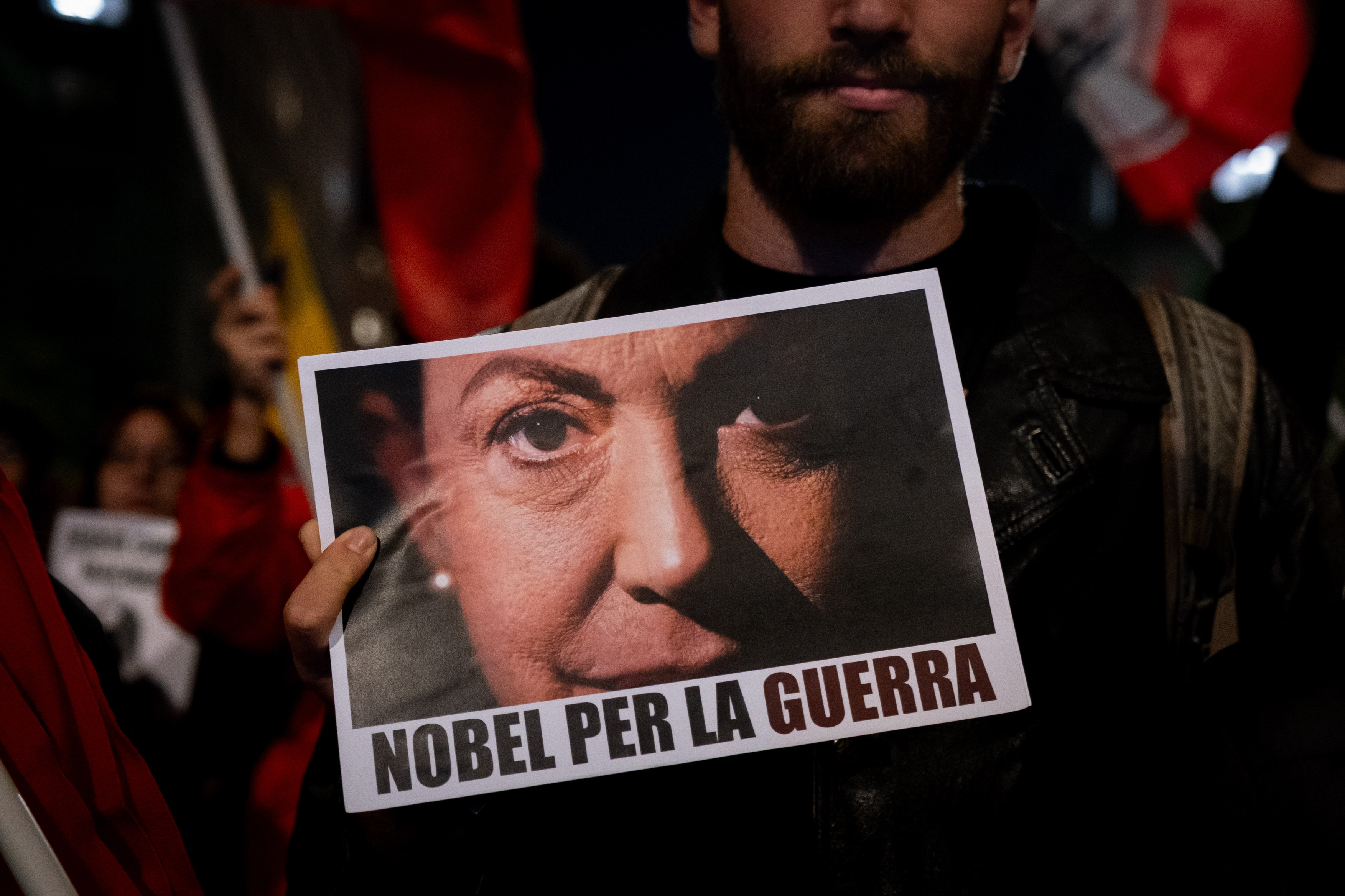 Opozanta Maria Corina Machado reapare la Oslo, după un an de clandestinitate. Susţinătorii au întâmpinat-o cu scandări de „libertad!”