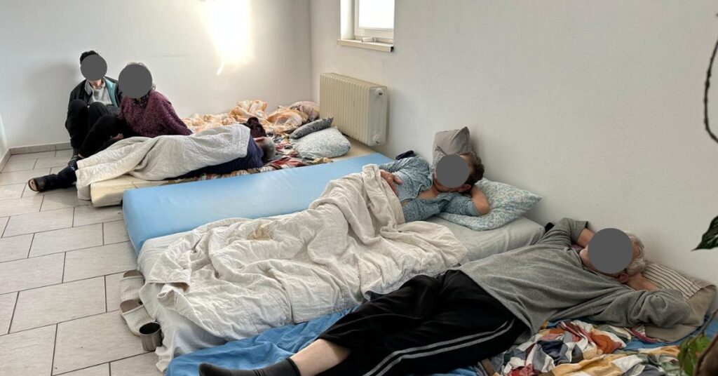 ANPIS a făcut o sesizare penală după ce 90 de bătrâni au fost găsiți locuind în condiţii inumane la un centru din Timiș