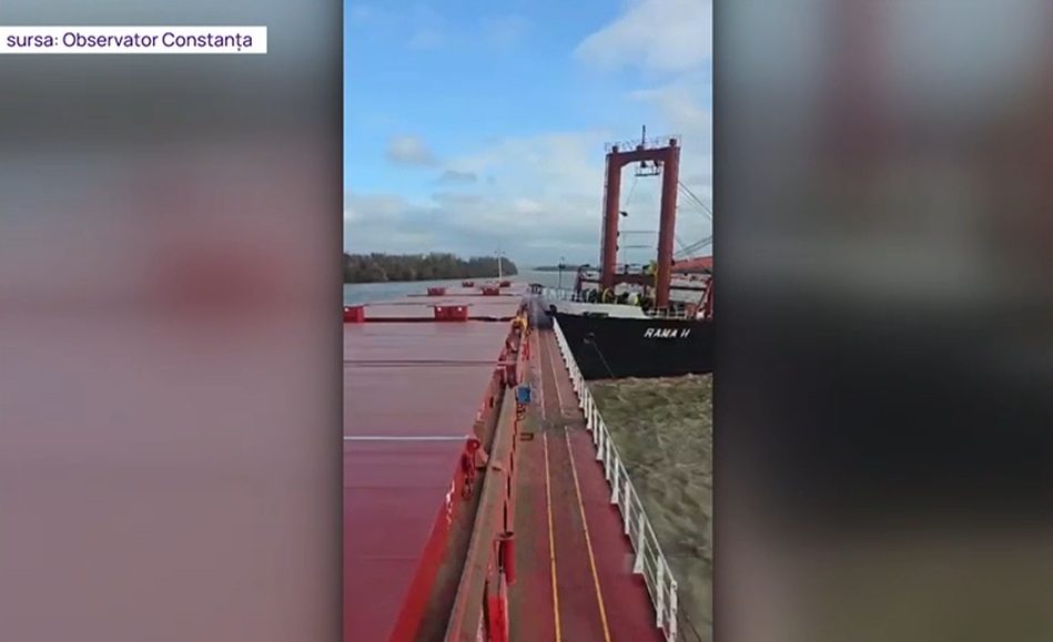 VIDEO Momentul în care două nave se ciocnesc pe Dunăre. Imaginile au fost filmate de pe vasul care a provocat accidentul