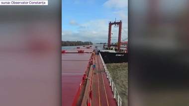 nave se ciocnesc pe dunare