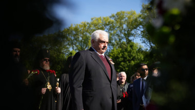 2024-05-09,Berlin,das Sowjetische Ehrenmal in Treptow.Gedenken an das Ende des 2.Weltkrieg vor 79 Jahren.S.E. Herr Serge