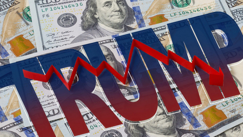 The fall of the economy of the United States of America and Trump's policy . Concept