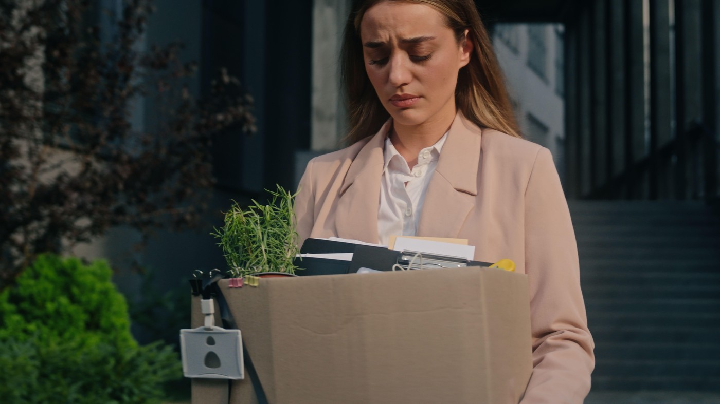 O tânără din Spania a fost concediată pentru că a ajuns la serviciu cu 45 de minute mai devreme. Cum a motivat compania această decizie