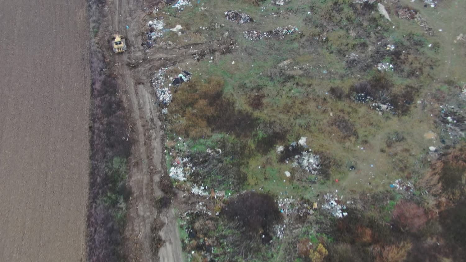 Primărie din Bihor, prinsă în premieră de drona Gărzii de Mediu cum îngropa ilegal deșeuri. A fost amendată cu 70.000 de lei