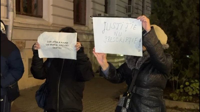 RAW PROTEST MUT CRAIOVA 131225 _13__00040