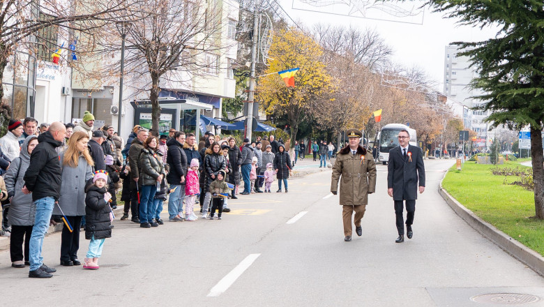 VIDEO  Prefectul și subprefectul de Olt au fost plasați sub control judiciar. Cei doi ar fi tras cu arma într-un poligon al Armatei (surse)