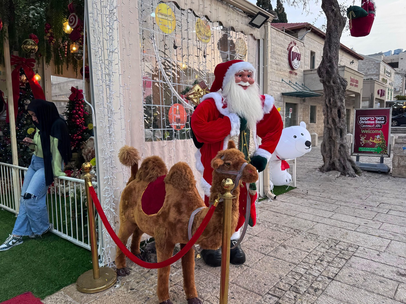 Poliția israeliană a arestat un palestinian îmbrăcat în Moș Crăciun