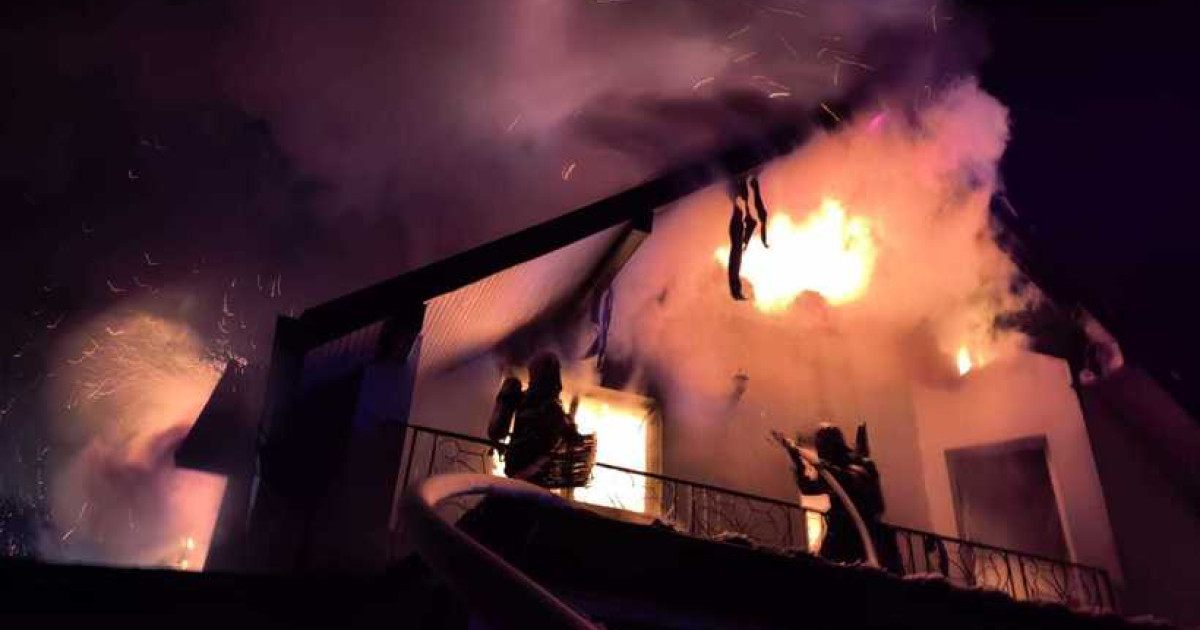 Pompierii, misiune de Revelion pentru stingerea unor incendii. Cel mai grav, într-un apartament în Sectorul 6 al Capitalei: șase răniți