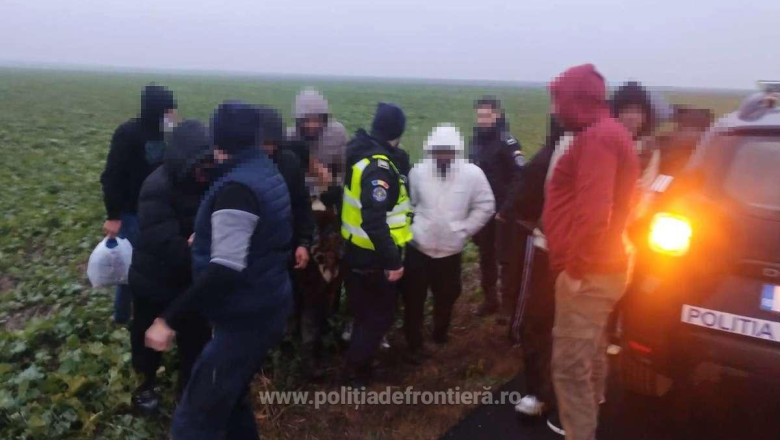 FOTO  Migranți din zona Orientului Mijlociu care au intrat fraudulos în România au fost descoperiți de polițiștii din Constanța