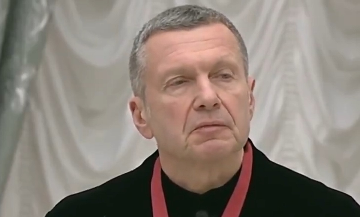 VIDEO Lui Soloviov îi dau lacrimile când primește un premiu de la Putin: „E clar, omule, că ai fost făcut pentru război”