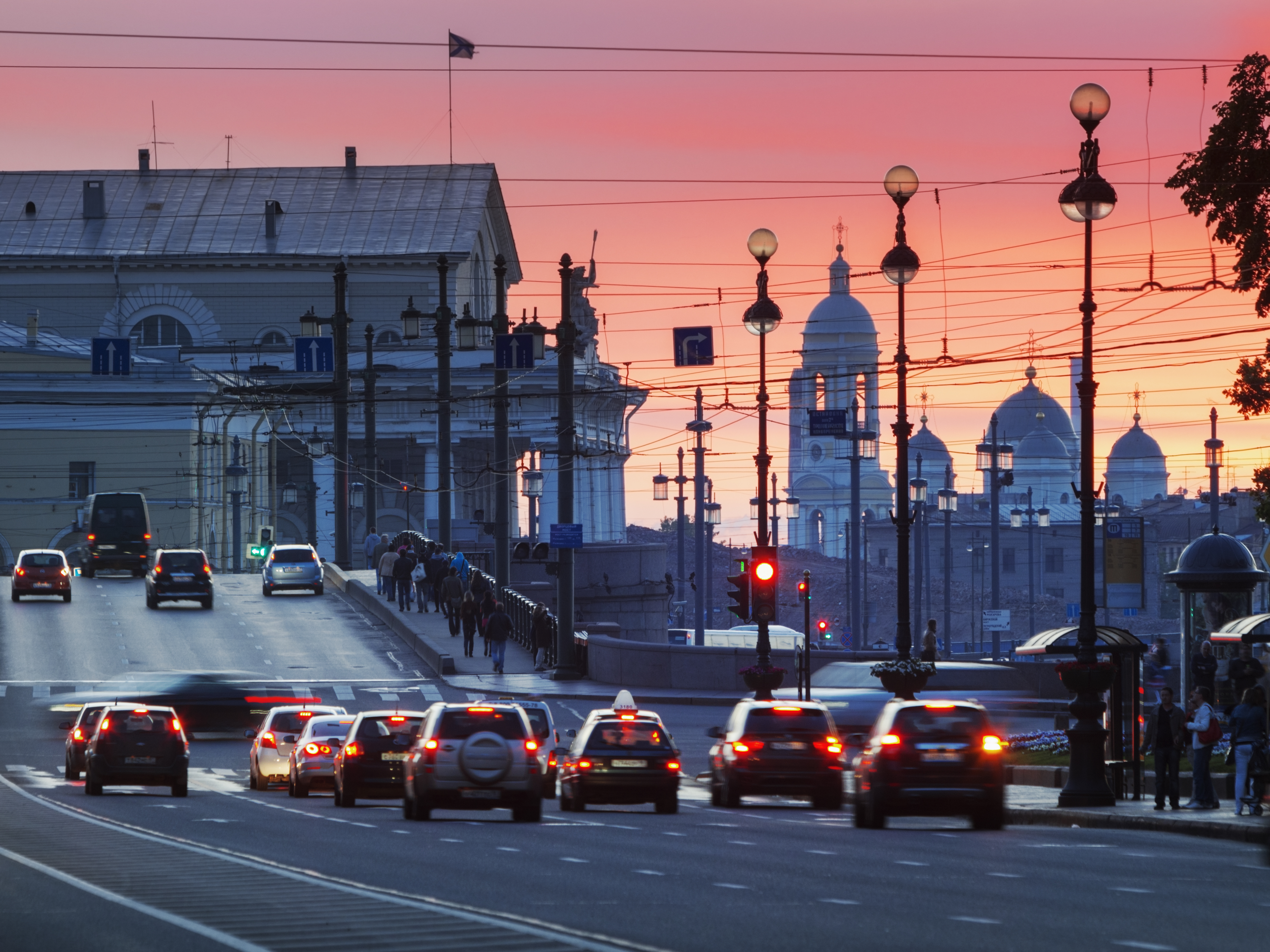 Poliția rusă a reținut zeci de membri ai unei secte religioase din Sankt Petersburg, care se rugau pentru Zelenski și armata ucraineană