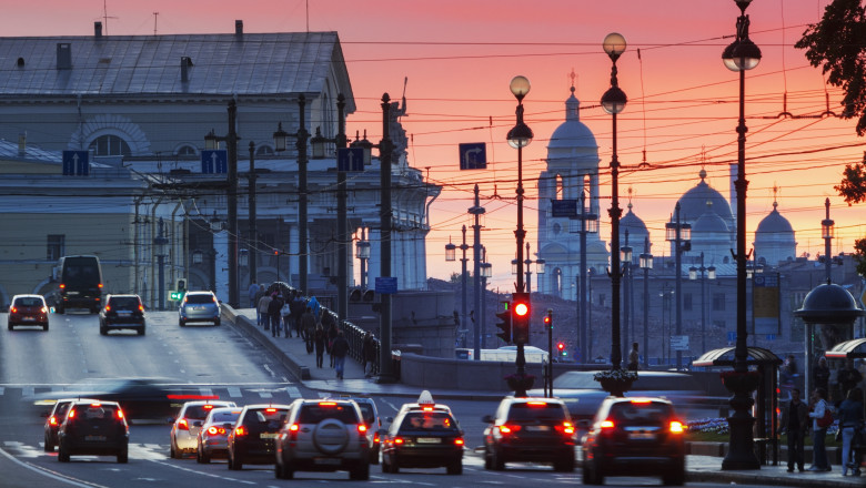 Poliția rusă a reținut zeci de membri ai unei secte religioase din Sankt Petersburg, care se rugau pentru Zelenski și armata ucraineană