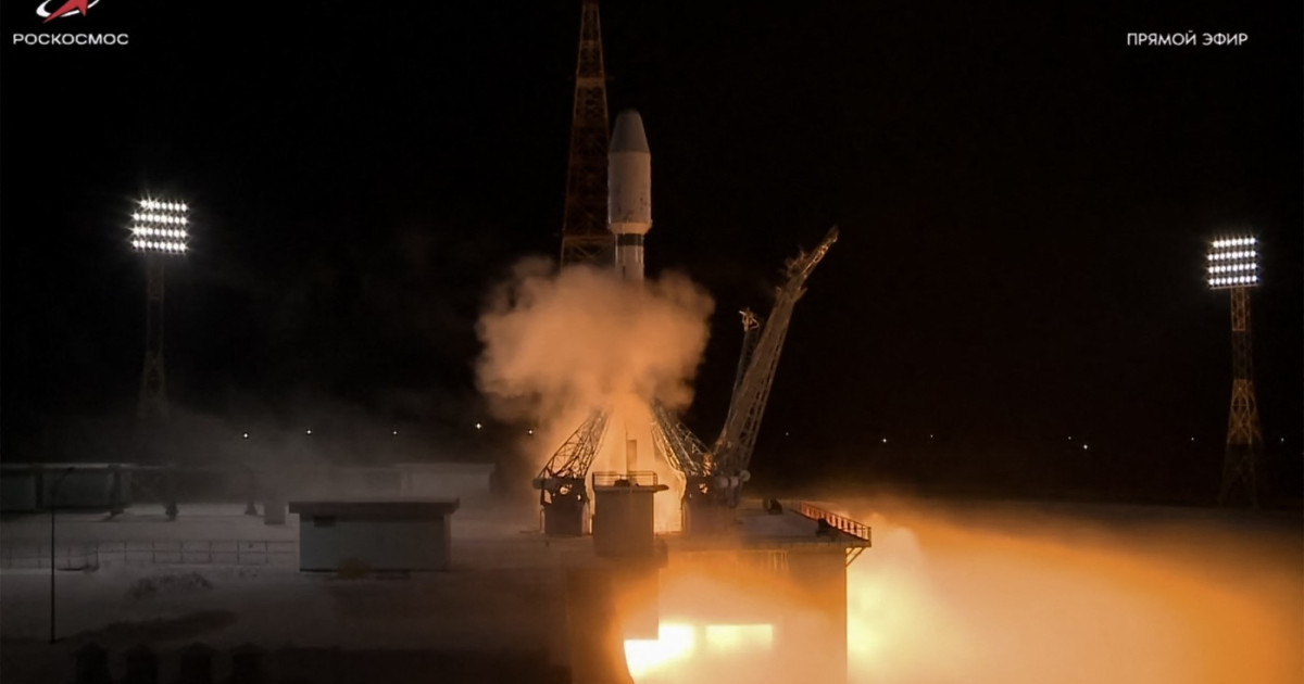Iranul a lansat trei sateliţi de la o bază din Rusia