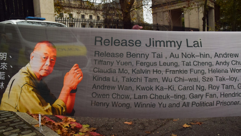 Mărirea și decăderea lui Jimmy Lai, miliardarul britanic din Hong Kong care a testat limitele Chinei și a plătit cu libertatea