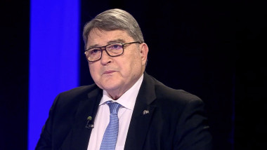 Conductă de irigații furată în Oltenia. Hoții au săpat „tranșee” pe 2 km pentru a o dezgropa