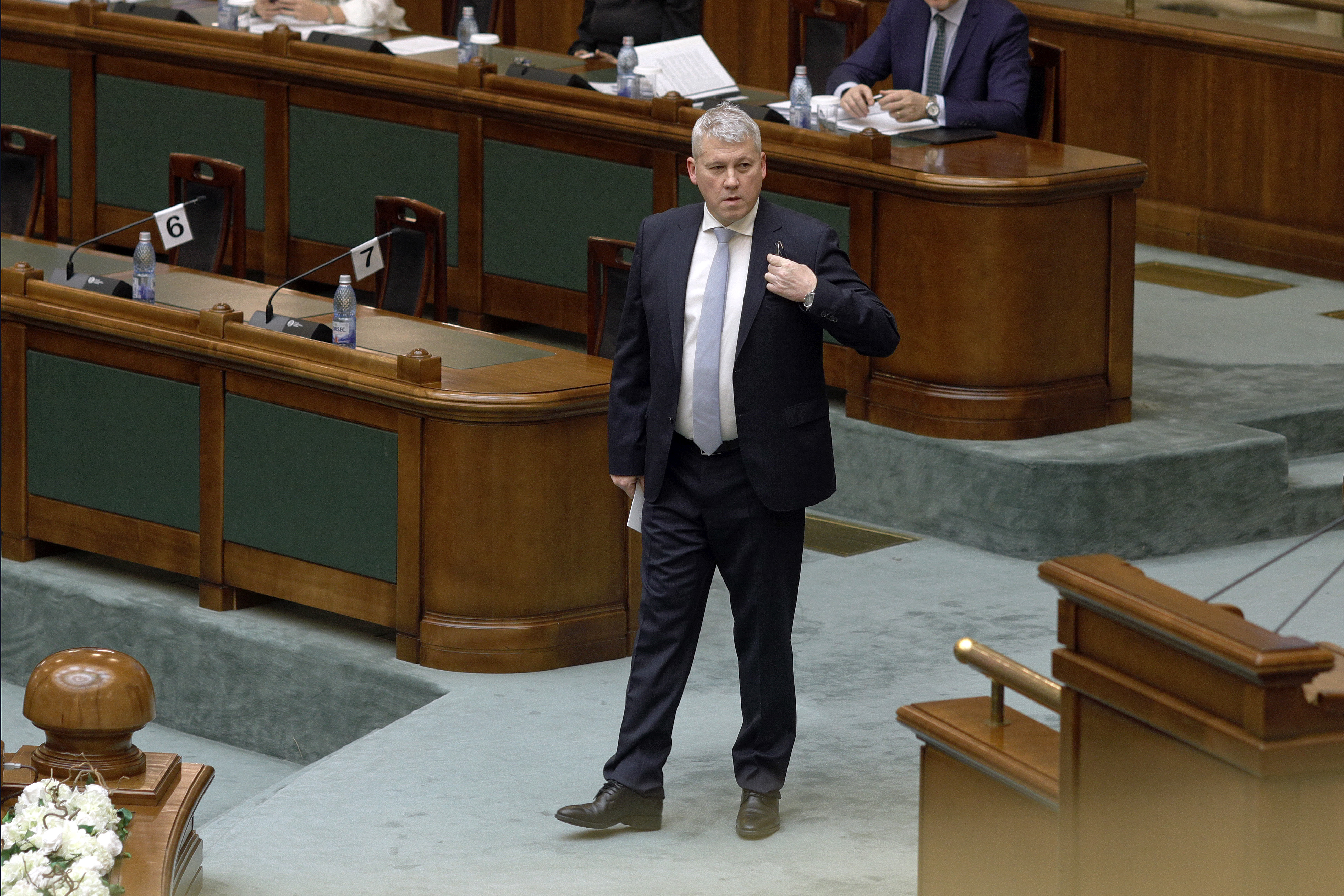 Moțiunea simplă a AUR contra lui Cătălin Predoiu, dezbătută și votată luni de Senat. Premierul Bolojan participă la plen