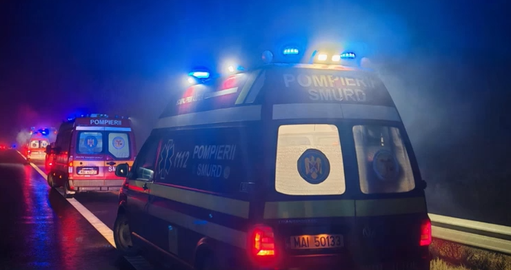 Accident pe A1, în județul Sibiu: patru răniţi, printre care doi copii, după ciocnirea a două microbuze
