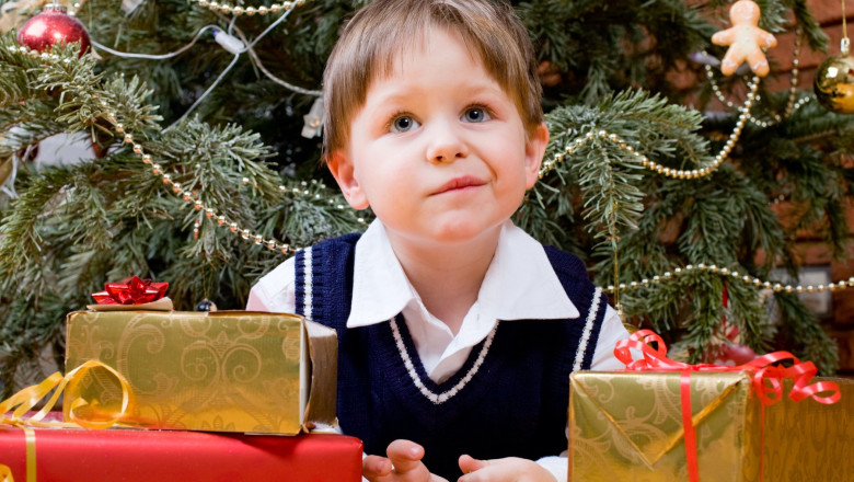 ANALIZĂ  De ce n-ar trebui să-și dorească europenii cadouri ieftine de Crăciun: cum se luptă UE cu greu cu comerțul online din China (Politico)