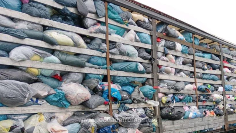17 tone de deşeuri din Germania au fost oprite la intrarea în ţară, la Nădlac. Şoferul nu avea documente de import