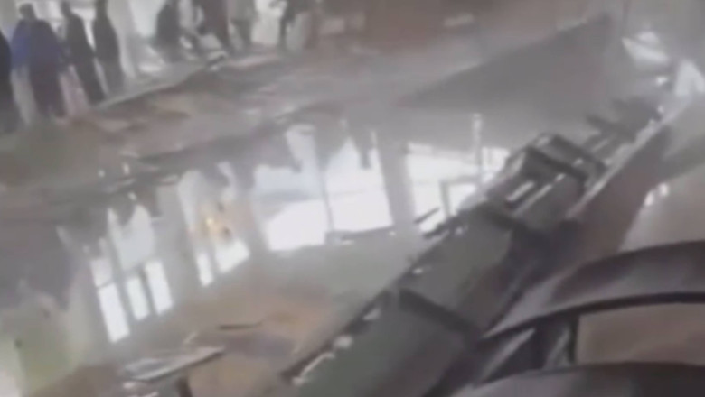 VIDEO  Primele imagini cu tavanul prăbușit de la piscina interioară a hotelului din Sibiu