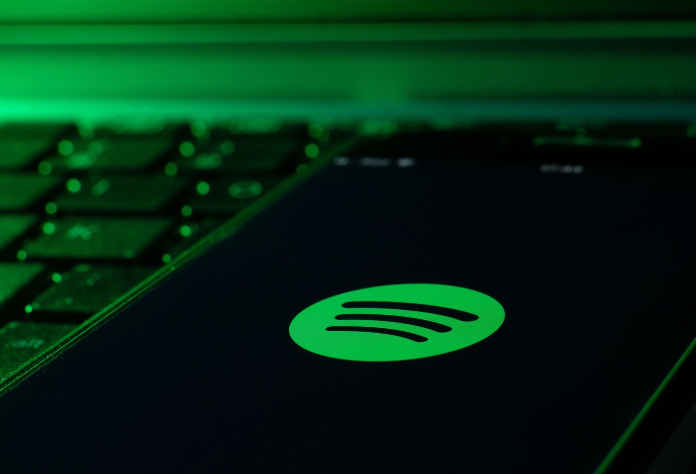 Breșă masivă de securitate la Spotify. Hackerii au piratat catalogul muzical