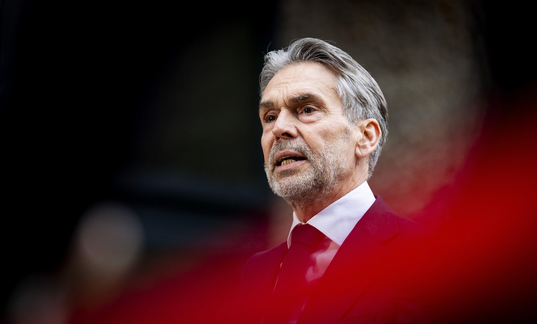 Premierul Olandei și Ilie Bolojan vizitează Baza Aeriană de la Câmpia Turzii