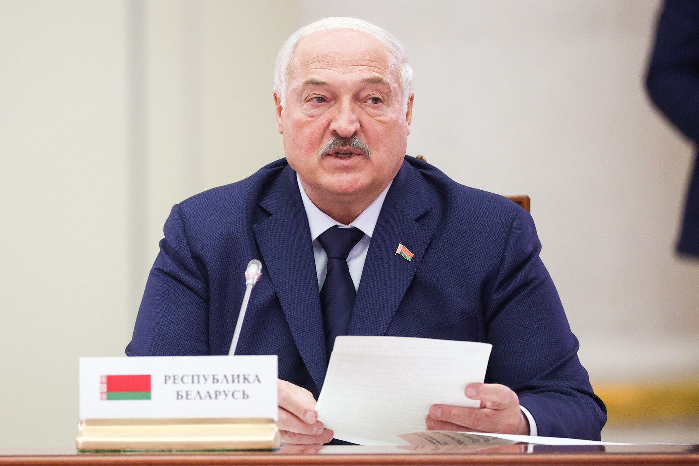 Aleksandr Lukaşenko a graţiat 22 de deţinuţi, majoritatea opozanţi bieloruși