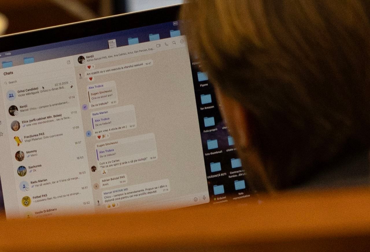 Un deputat moldovean organiza „o beție” chiar în timpul ședinței Parlamentului. Jurnaliștii au surprins discuția de pe Whatsapp