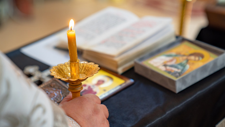 Sfântul Vasile 2026: Obiceiuri și tradiții populare românești care prevestesc prosperitatea în noul an