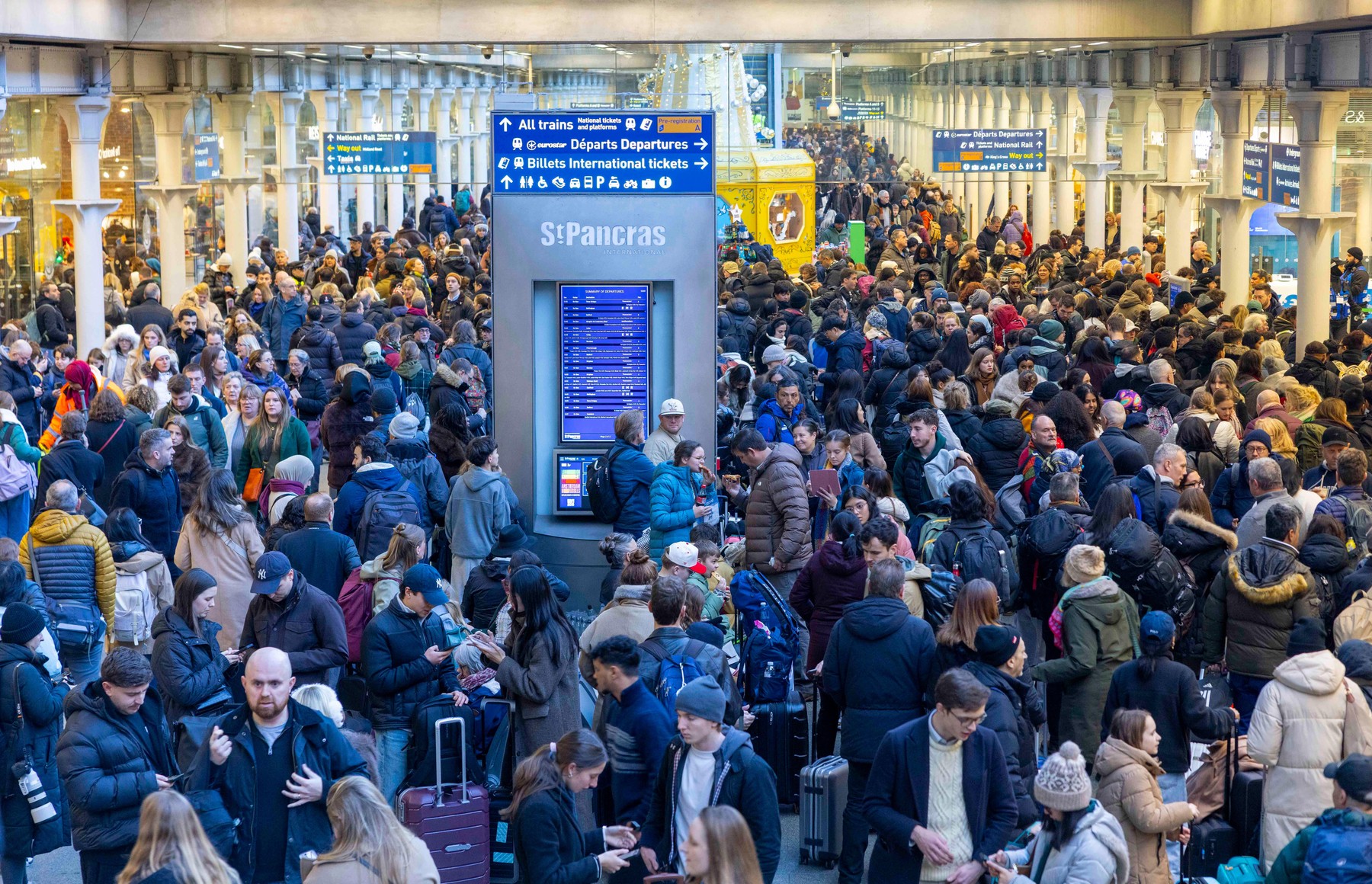 Haos înainte de Revelion: întârzierile Eurostar continuă. Mii de pasageri, blocați ore întregi în Tunelul Mânecii