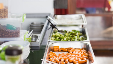 masa calda la scoala