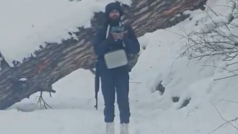 VIDEO  „Camuflaj incredibil”. India și-a dotat militarii care patrulează frontiera acoperită de zăpadă cu uniforme negre