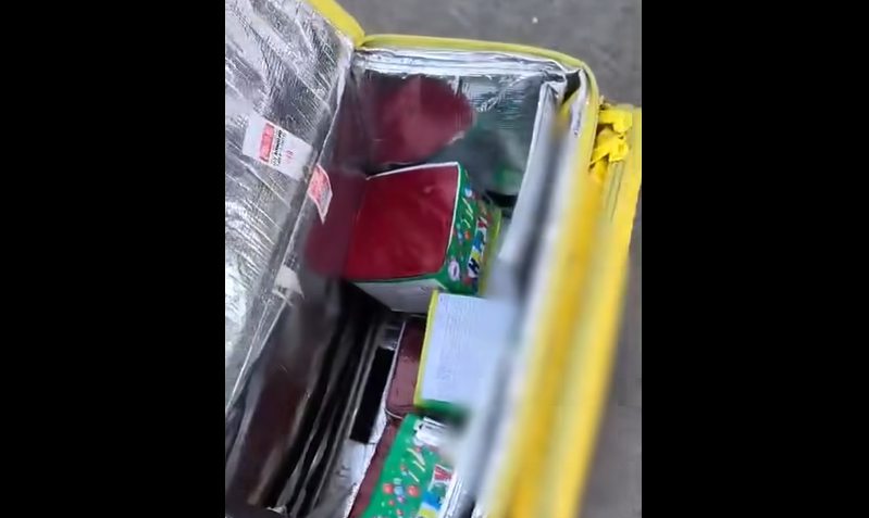 Peste 2.500 de articole pirotehnice confiscate de jandarmi în București. Ce au găsit în geanta unui livrator în loc de „meniul zilei”