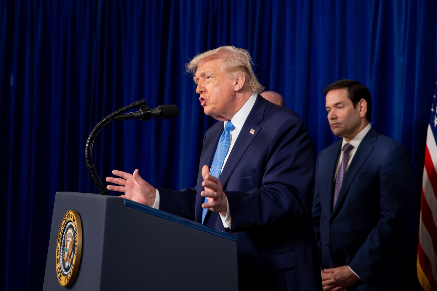 Trump: SUA vor conduce Venezuela pe durata tranziției și sunt pregătite de al doilea atac. O nouă amenințare