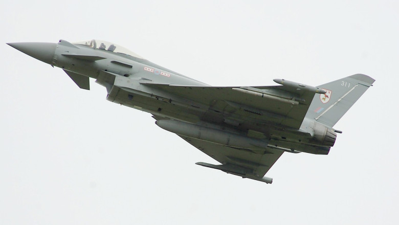 Marea Britanie şi Franţa au bombardat un depozit de arme în Siria. „Ținta a fost lovită cu succes”