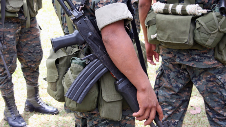 Gherilele columbiene au transmis că sunt gata să lupte împotriva SUA, după capturarea lui Nicolás Maduro