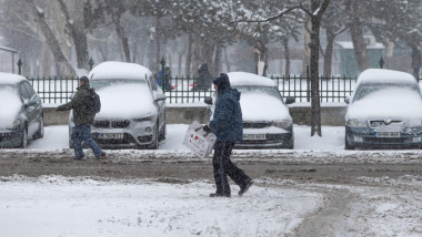 Ninsoare în București, 17 februarie 2025.