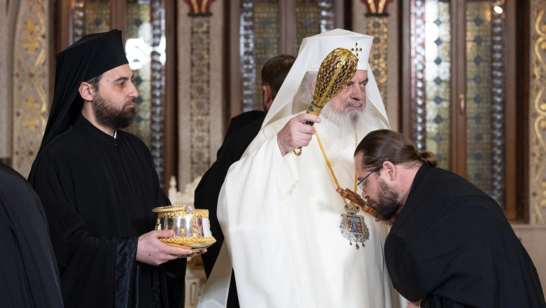 Mesajul Patriarhului Daniel în Ajunul Bobotezei. Ce spune conducătorul BOR despre rolul Aghesmei Mari