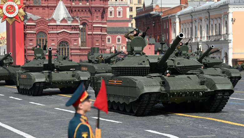 Analiștii sunt surprinși că Rusia nu a trimis încă tancul T-14 Armata pe front. Ce se ascunde în spatele „riscurilor reputaționale”