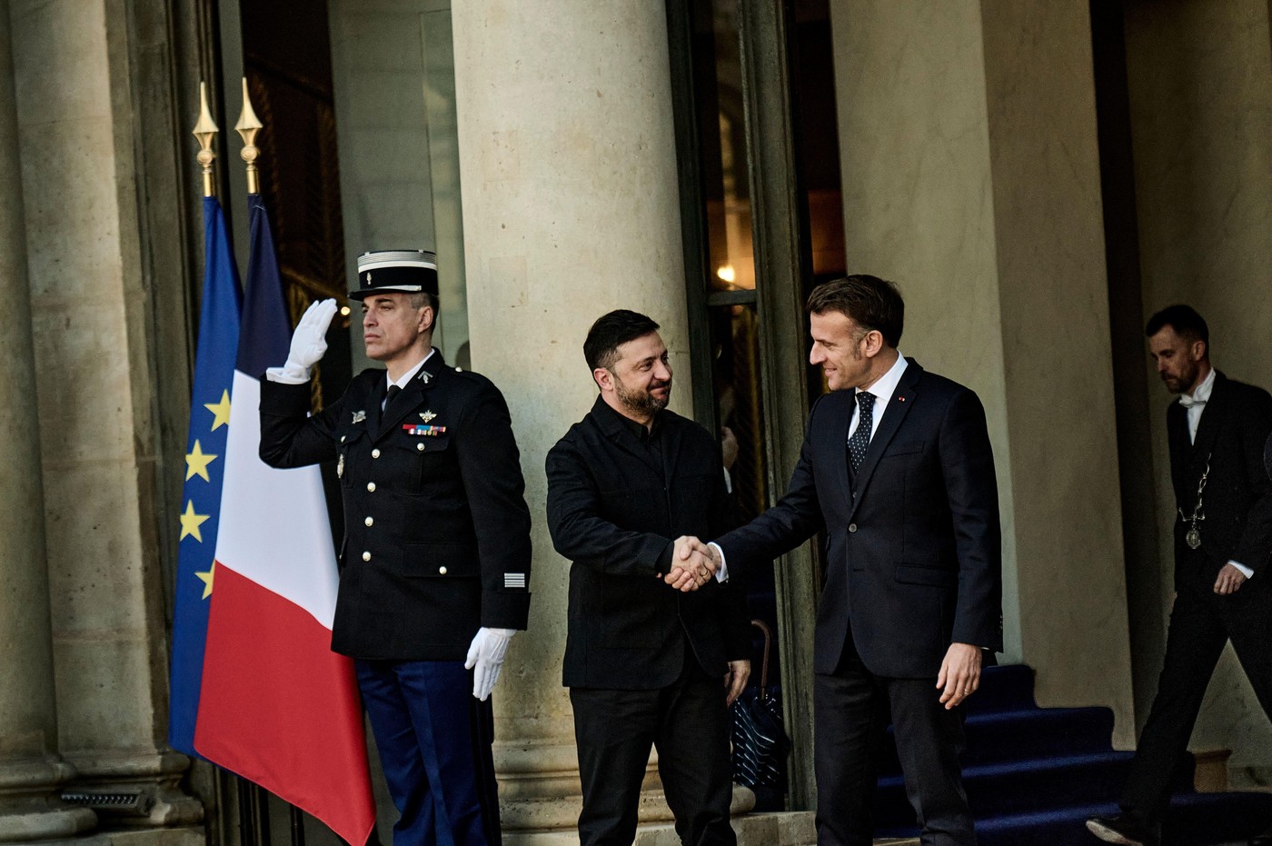 După vizita în România, Zelenski merge la Paris. Ce mesaj îi va transmite lui Macron despre negocierile de pace cu Rusia