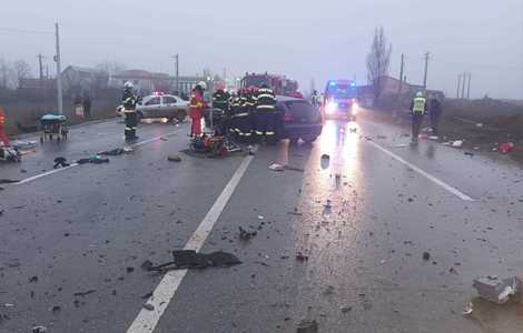 Accident grav pe E85, în Neamţ: un mort şi cinci răniţi, între care doi copii. Trafic blocat pe ambele sensuri