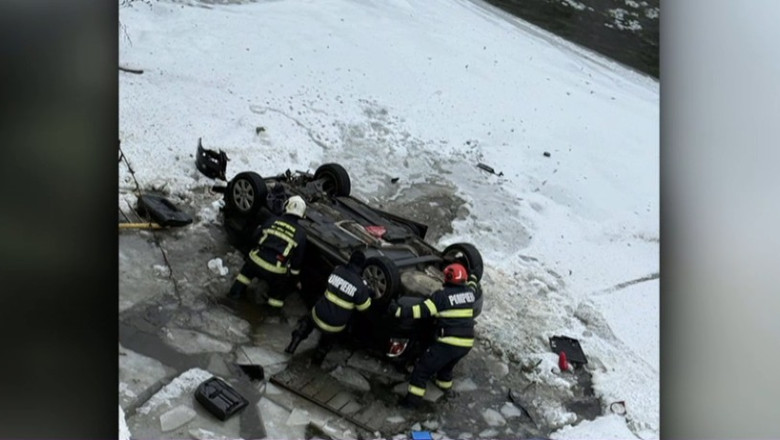 A murit unul dintre cei 5 copii aflați în mașina care a plonjat în râul Bistrița. Mama și doi dintre frați sunt în stare gravă