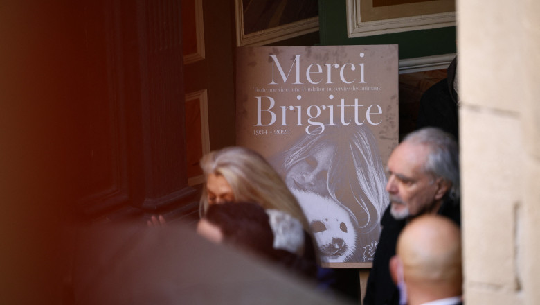 VIDEO&FOTO  Funeraliile lui Brigitte Bardot: Mireille Mathieu a cântat a cappella. Omagiul adus de Gypsy Kings la finalul ceremoniei