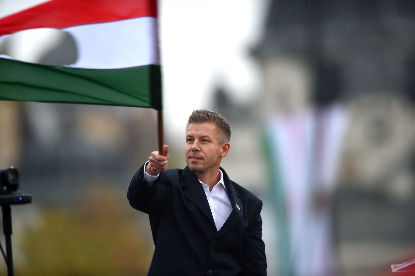 Rivalul lui Viktor Orban, Peter Magyar, se dovedește și mai radical cu muncitorii străini din Ungaria. Care sunt planurile sale