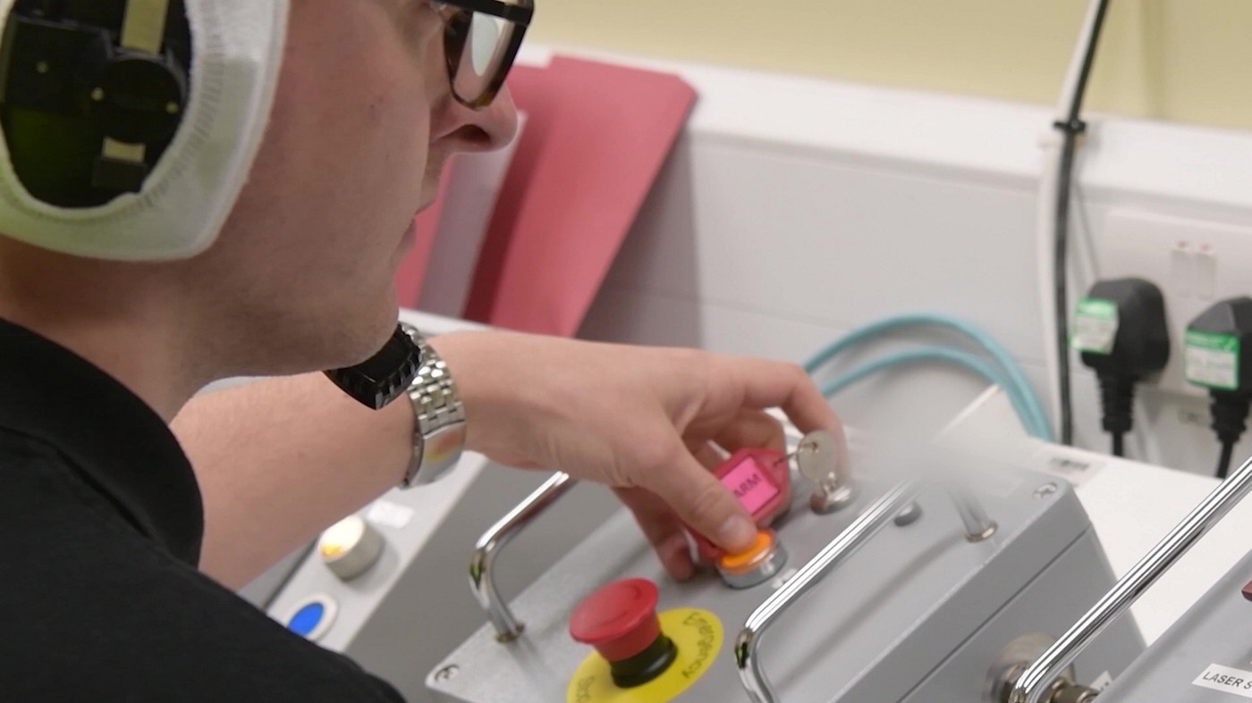 Doi giganți tehnologici din Germania și-au unit forțele pentru dezvoltarea armelor laser. Marina germană, în curând, primul beneficiar