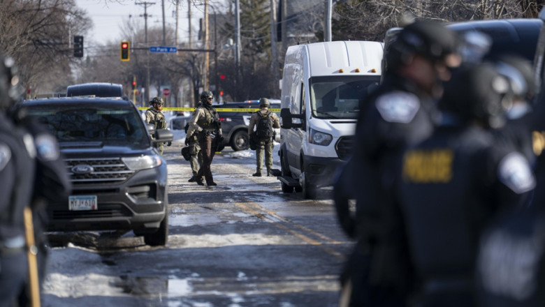 Reacția lui Trump, după ce o femeie a fost împuşcată mortal de poliţia de imigrare în Minneapolis: „A tras în legitimă apărare”