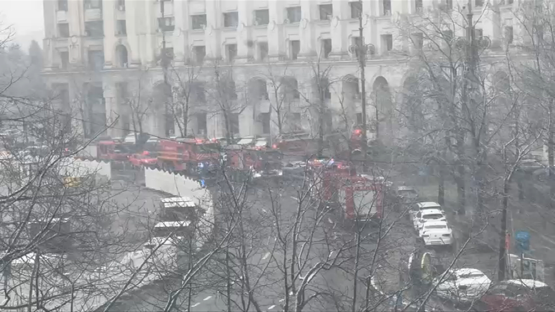 Incendiu la Ministerul Finanțelor: pompierii au intervenit cu mai multe autospeciale. Traficul în zonă este blocat