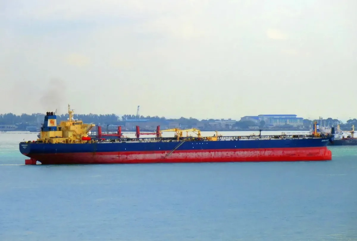 Un petrolier care are legături cu Rusia a fost atacat în Marea Neagră, anunță presa turcă