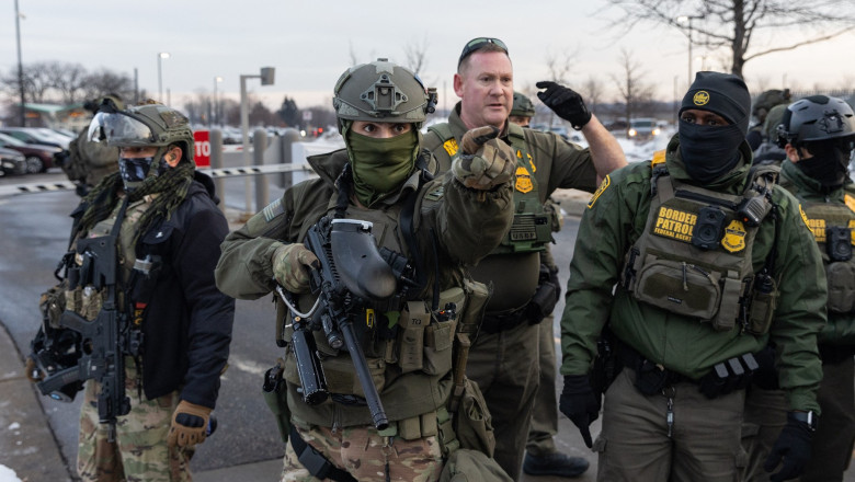 Un moment de cotitură pentru America: De ce uciderea femeii din Minneapolis de către un agent de imigrare ar putea avea urmări profunde