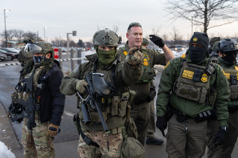 Clashes erupt outside ICE facility in Minneapolis